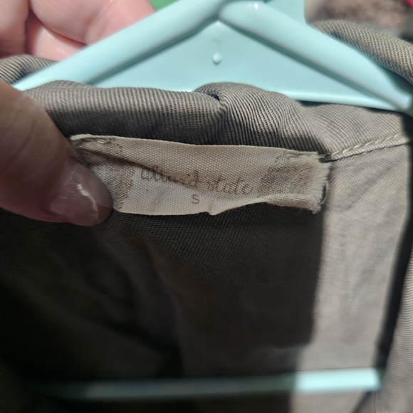 Altar'd State Green Cargo Vest Size Small EUC PTP 19 - Picture 2 of 3